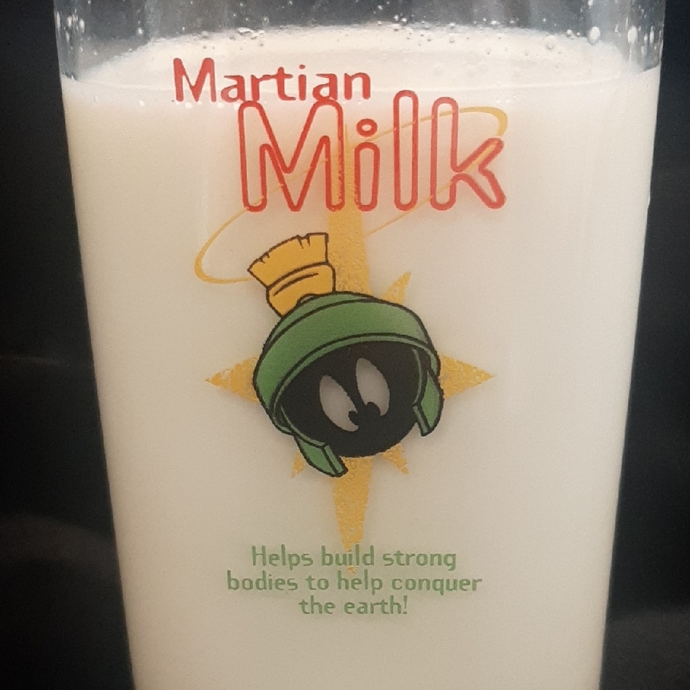 Martian🛸VINTAGE 1998 Milk Bottle Marvin MARTIAN MILK"to help conquer the earth" - Picture 2 of 6